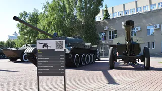 В Пензе в музей военной техники у мэрии установили гаубицу