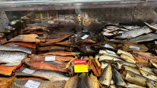 В этой рыбе есть огромные 10-метровых червей: а мы ее едим и детям даем