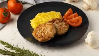 Назван ингредиент, который сделает котлеты пышными и сочными