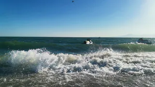 Дешевле уже некуда: туристы массово рванули на этот секретный курорт Черного моря - здесь только "свои"