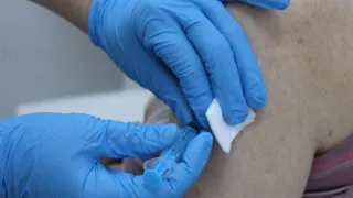 Пора: Путин поручил начать масштабную вакцинацию от коронавируса