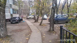 Парковка во дворах: рязанцы готовы биться за каждый метр