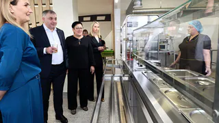 Николай Такаев проверил, как организовано питание в учебном заведении Усинска