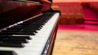 Часть имущества экс-владельца ЧЭМК выставили на торги