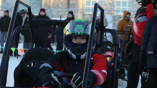 В Заполярье Коми школьники осваивают багги на обновлённом картодроме