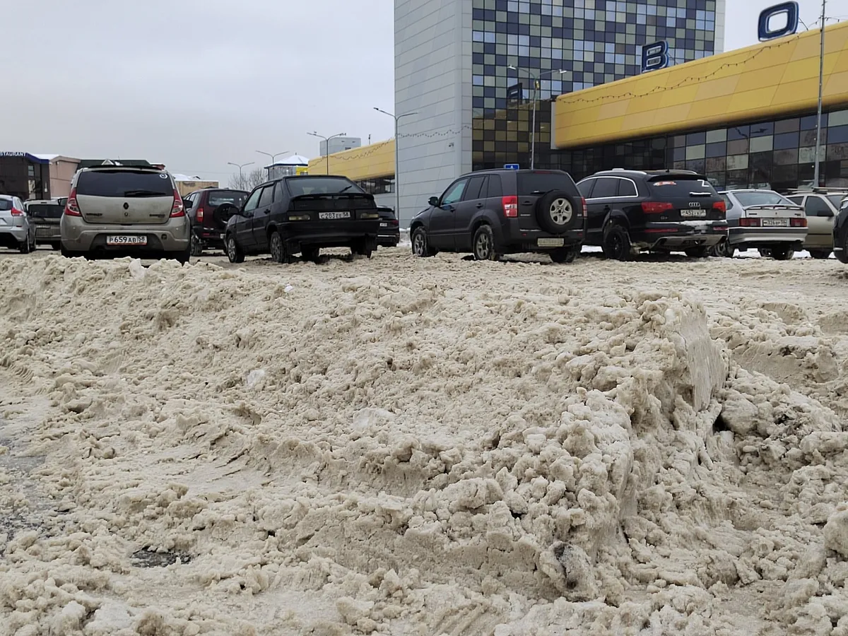 Снежный коллапс на вокзале Пензы: жители требуют действий от властей