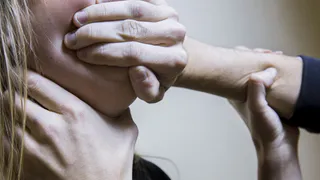 В Сараевском районе мужчина пытался задушить сожительницу из-за ревности