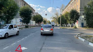 На Октябрьской девочка попала под колеса - перебегала дорогу в неположенном месте