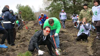 Родион Газманов принял участие в высадке деревьев в Пензенской области