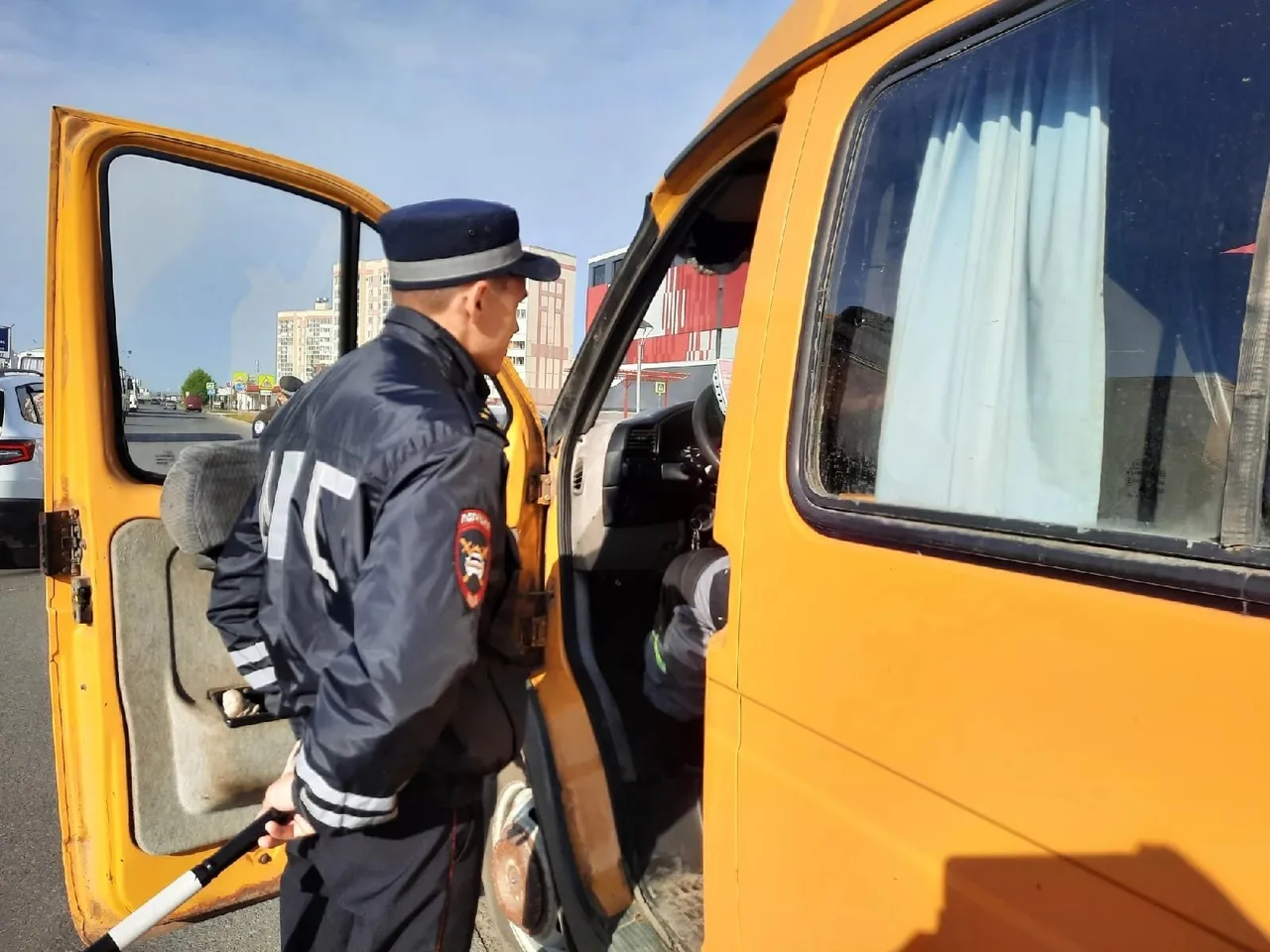 В Нижнекамске автоинспекторы проверили водителей автобусов