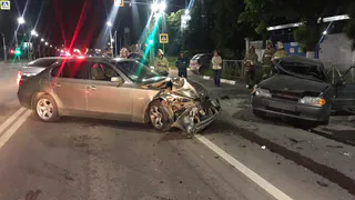 На регулируемом перекрестке: ночью на улице Циолковского произошла крупная авария