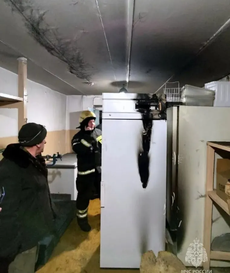 Детский сад эвакуировали в Магнитогорске из-за короткого замыкания холодильника