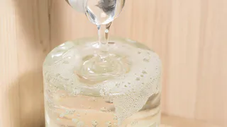 Добавляю 2 капли в шампунь и про выпадение и редкие волосы больше не вспоминаю — мой любимый проверенный лайфхак