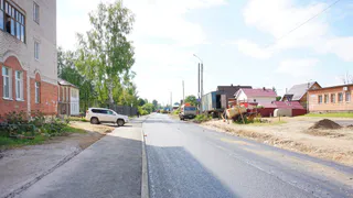 В Сыктывкаре завершают ремонт ключевой улицы Лесозавода