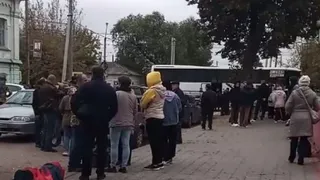 В Скопине заметили толпу у сборного пункта военкомата