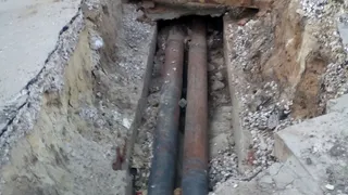 "Раскопали и ушли". Жители улицы Ломоносова жалуются на затянувшийся ремонт теплотрассы