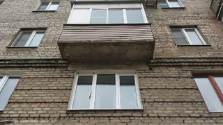 На улице Костычева в Рязани мужчина 33 лет погиб при падении из окна