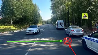 В Сыктывкаре пешеход перебегал дорогу в неположенном месте и попал под колеса машины