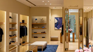 Предложения от магазина брендовой одежды Еlyts