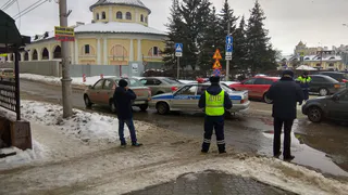 В центре Рязани полицейский автомобиль врезался в учебную машину