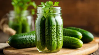 Огурцы по-берлински на зиму – пошаговый рецепт хрустящей закуски: банка улетает за считанные минуты