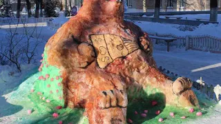 Во Владимирской области осужденные слепили из снега драконов, медведей и матрешек