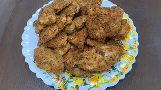 Этот рецепт курицы по-венгерски стал моим фаворитом — мясо нежное, с ароматной корочкой, просто объедение