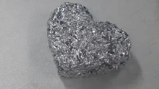 Зачем вам обязательно нужно носить зимой в кармане шарик из фольги? Эффект удивит