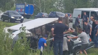 Под Рязанью произошло серьезное ДТП: столкнулись фургон и ВАЗ-2115