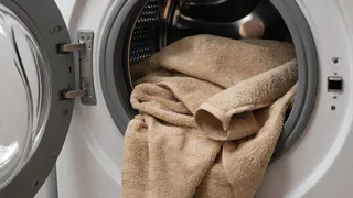 Махровые полотенца превращаются в наждачку: есть простое решение этой проблемы