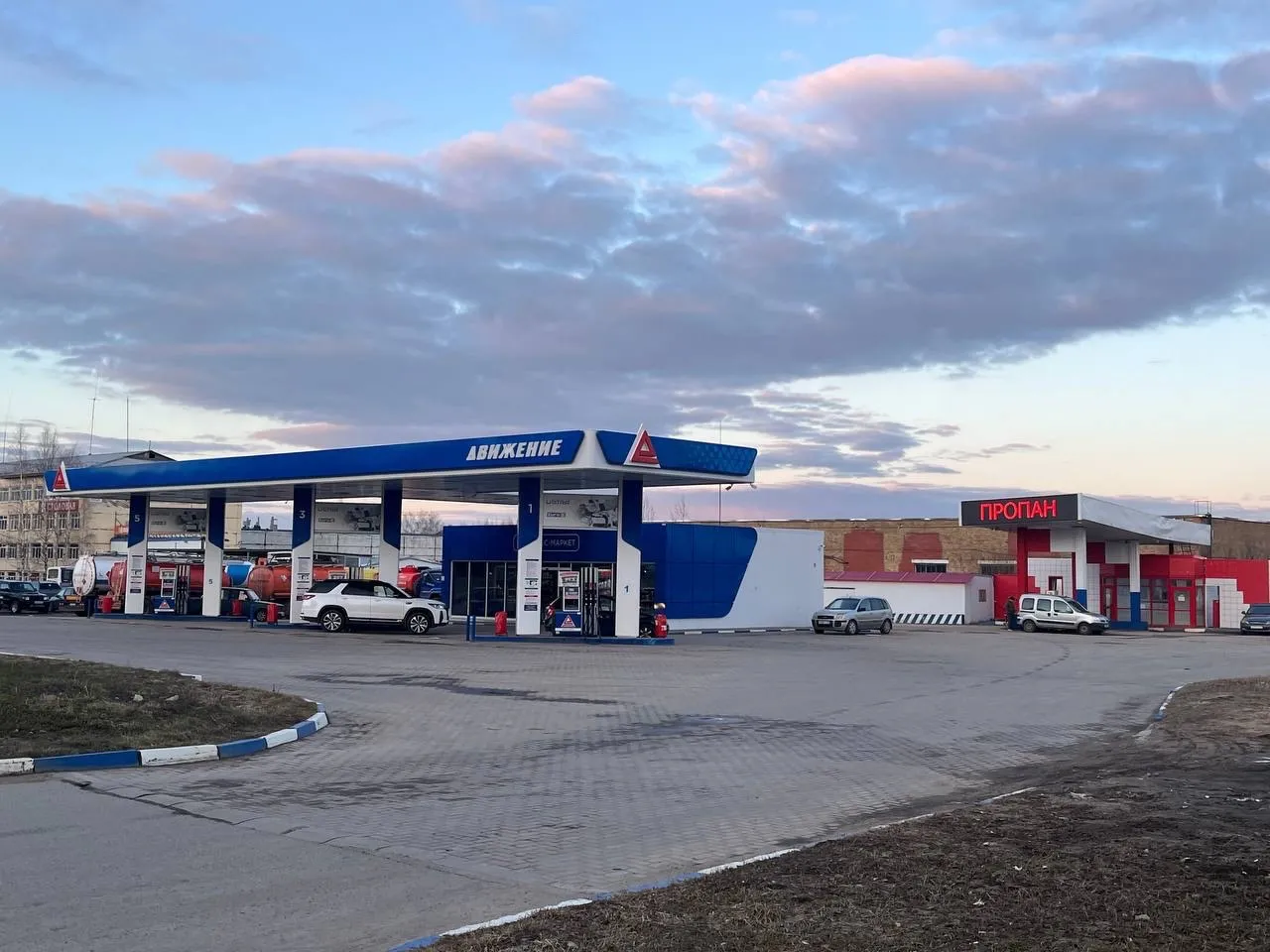 Автомобильное топливо в Удмуртии продолжило дорожать: цены на АЗС выросли за неделю