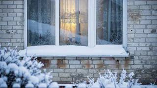 Китайский способ утепления окон без лишних затрат: работает лучше любого стеклопакета - в доме тепло даже при -40