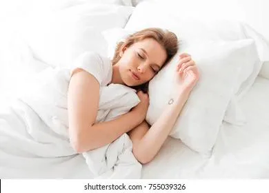 Медик рассказала, чем полезен сон на высокой подушке