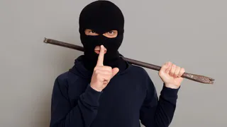 В Юрьев-Польском районе мужчина взломал гараж и украл инструментов на 17 тысяч рублей