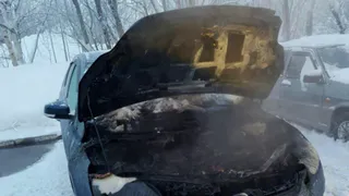 В Коми произошли пожары в машине и квартире, спасатели эвакуировали 20 человек