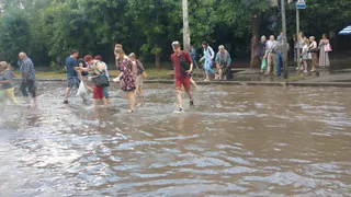 Потоп в Канищеве: после ливня в Рязани затопило Интернациональную улицу