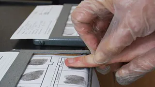 Полиция призывает граждан сдать отпечатки пальцев