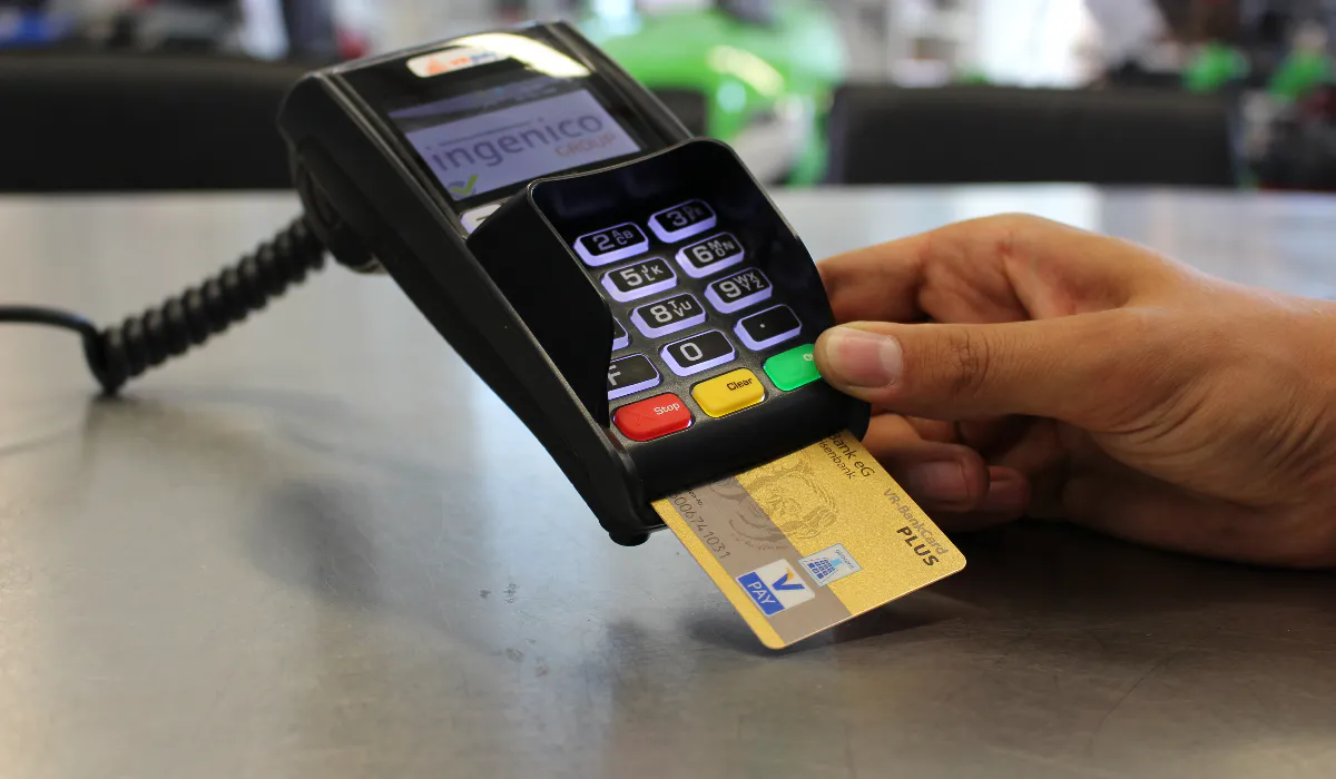 Владельцев банковских карт, ждет сюрприз. На счету появится другая сумма