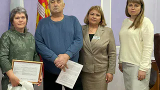 В Чувашии впервые вручены сертификаты на земельные участки семьям бойцов СВО