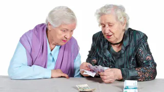 Российских пенсионеров в августе ждут новые выплаты и льготы