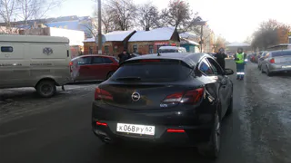 Столпотворение на Кудрявцева: на мелкое ДТП прибыла полиция