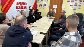 Министр сельского хозяйства Коми провел рабочую встречу в Усинске и вручил благодарности работникам местного предприятия