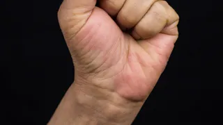 Во владимирском кафе мужчина ударил женщину и также угрожал другим гостям