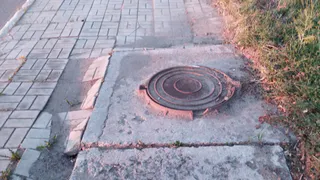 Рязанцы рассказали о «взорвавшемся» канализационном люке