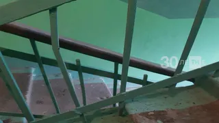 6-летняя девочка застряла головой в перилах