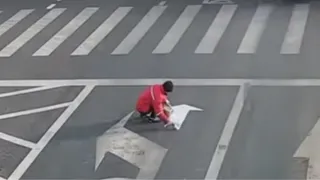 Новости мира: Китайцу надоели пробки и он сам изменил разметку