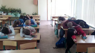 Дети довольны: в российских школах объявили каникулы с 1 по 10 мая