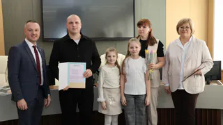 13 молодых семей во Владимире получили жилищные сертификаты