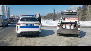 В Казани поймали 20 нелегальных торговцев цветами на дорогах