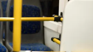 Во Владимире на Рпенском монтируют остановочные павильоны